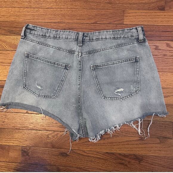 Wild Fable denim shorts Button up Size 12 Distressed Mom Cut off shorts - Picture 6 of 8